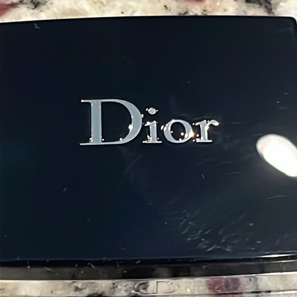 Dior Mono Couleur Couture Eyeshadow in shade 570 Copper Velvet Original Formula! - Picture 4 of 7